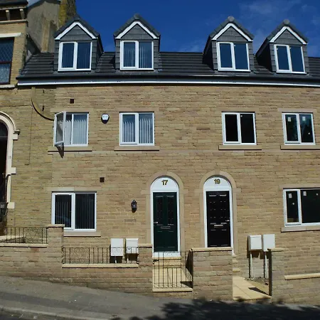 Fantastic Large House With Private Parking *