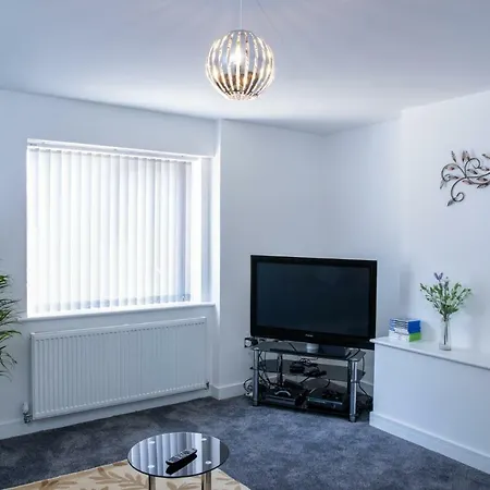 Holiday home Fantastic Large House With Private Parking