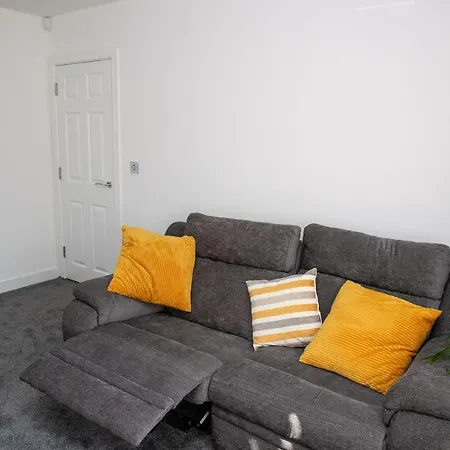 Holiday home Fantastic Large House With Private Parking