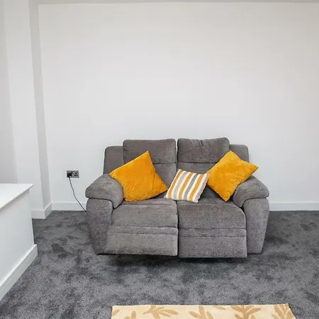 Holiday home Fantastic Large House With Private Parking