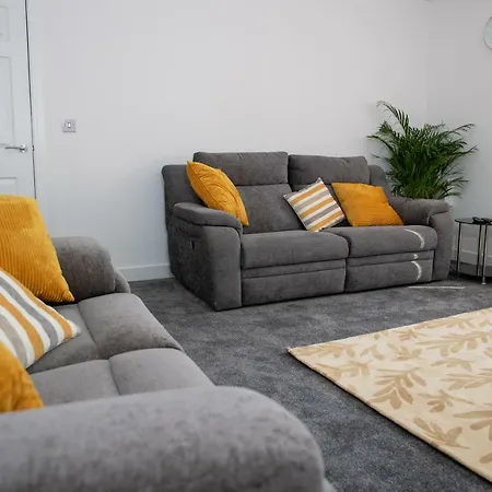 Fantastic Large House With Private Parking 別荘 *